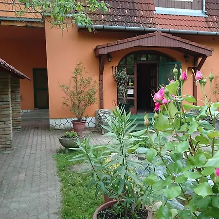 Vendégház Aranyhal Panzio Es Etterem Balatonberény